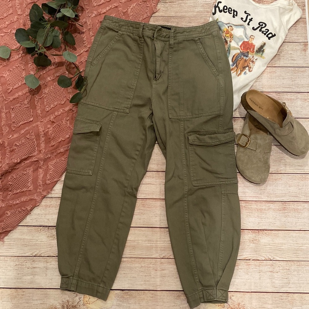 Banana Republic Size 6 Cargo Barrel Chinos
